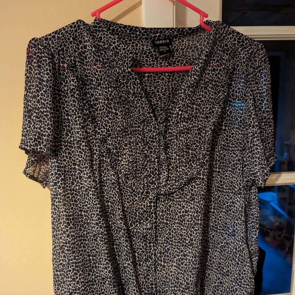 Torrid dress shirt size 0